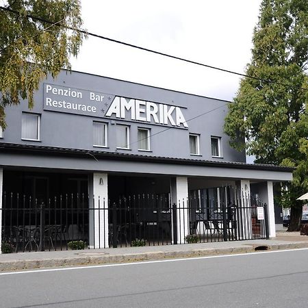 Restaurace A Hotel Amerika Havirov Luaran gambar